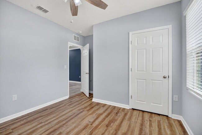 Building Photo - 280 Falls Church St SW