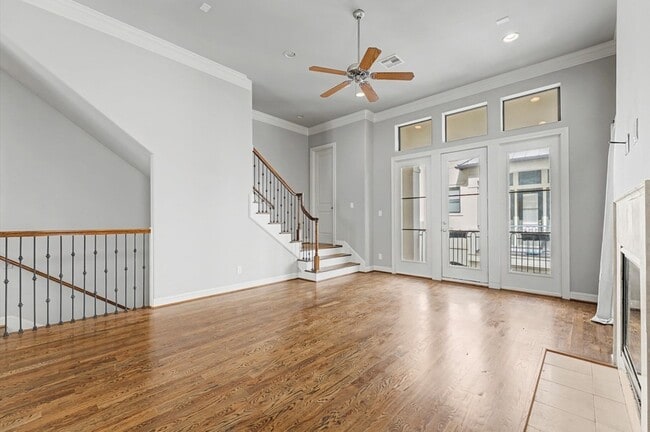 Building Photo - 634 Nagle St