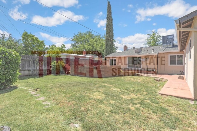 Building Photo - 3413 Windsor Dr