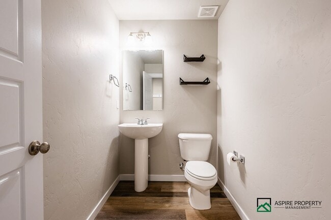 Building Photo - Upgraded 4 bed 3 bath home