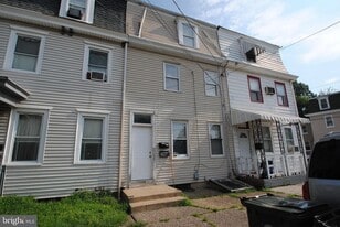 Building Photo - 205 Jones Ave