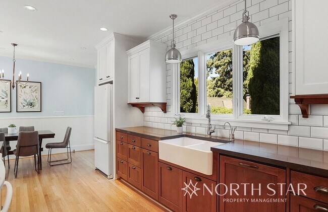 Building Photo - Live in a National Historic Home