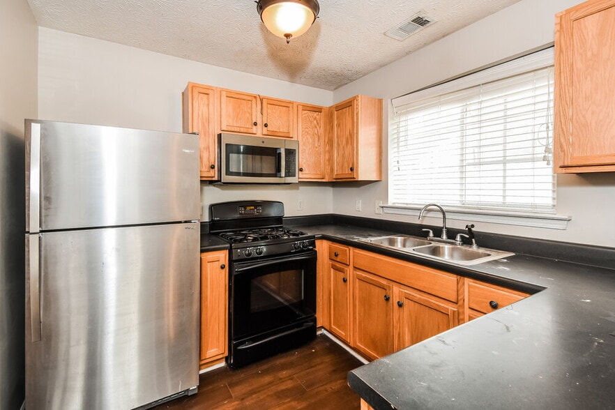 Building Photo - 124 Swanee Ln