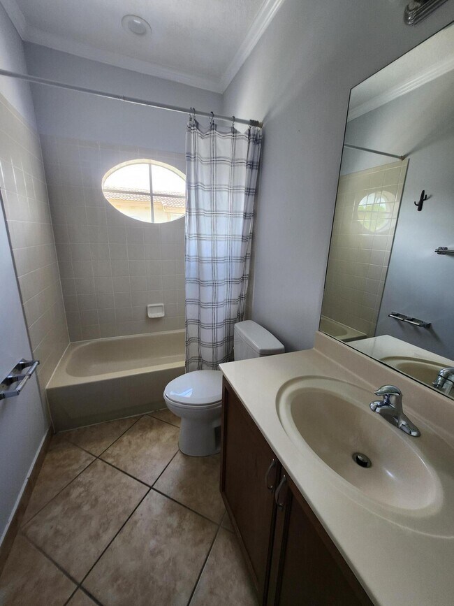 Building Photo - 2413 NW 7th St