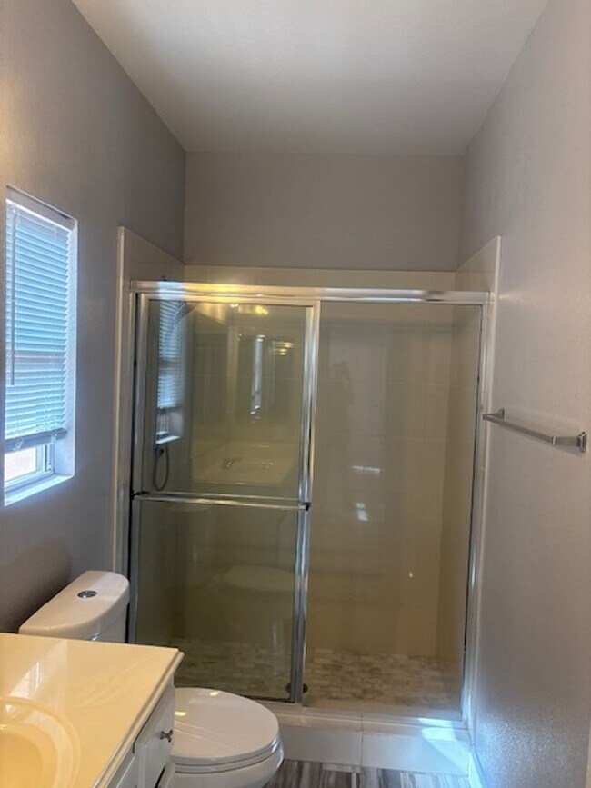 Building Photo - one story house with 3 bedrooms