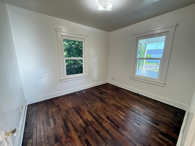 Building Photo - 2-Bedroom Ranch Home with Basement Storage and Fenced Yard