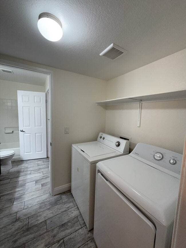 Building Photo - Comfortable and well-equipped 2-bedroom, 2-bathroom condo