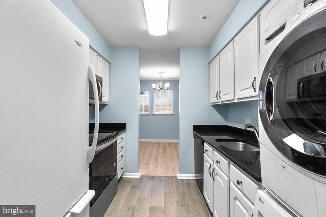 Building Photo - 8378 Montgomery Run Rd