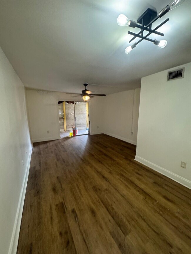 Building Photo - 4344 NW 9th Ave