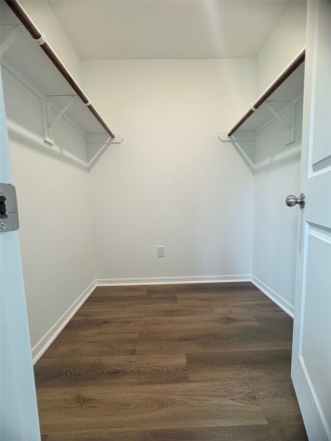 Building Photo - 21510 Austell Pond Dr