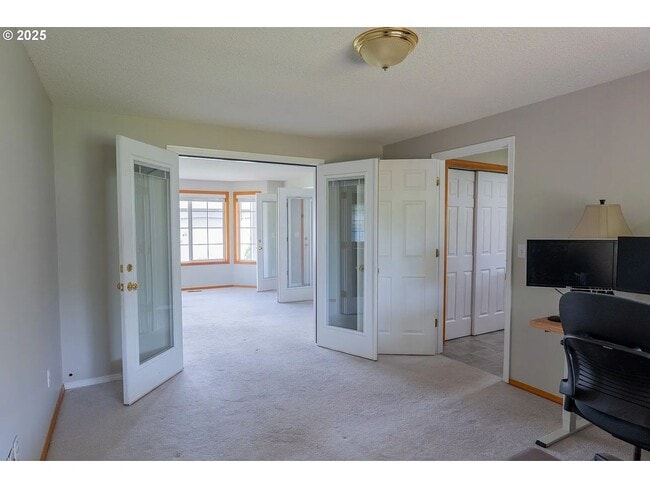 Building Photo - Spacious 4BR, 3 Bath House in Felida