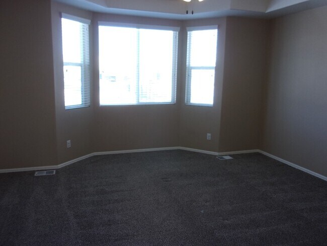 Building Photo - 371 E 2200 S