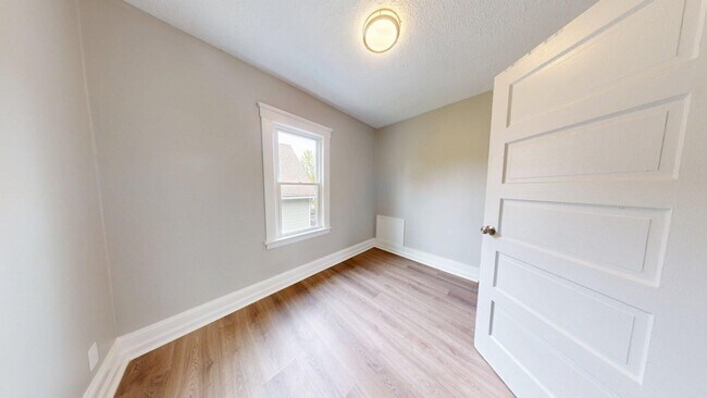 Building Photo - 4202 Ardmore Ave