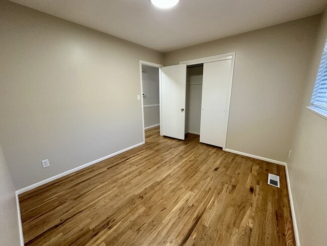 Building Photo - 2129 Creek Way
