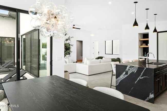 Building Photo - 4002 N 33rd Pl