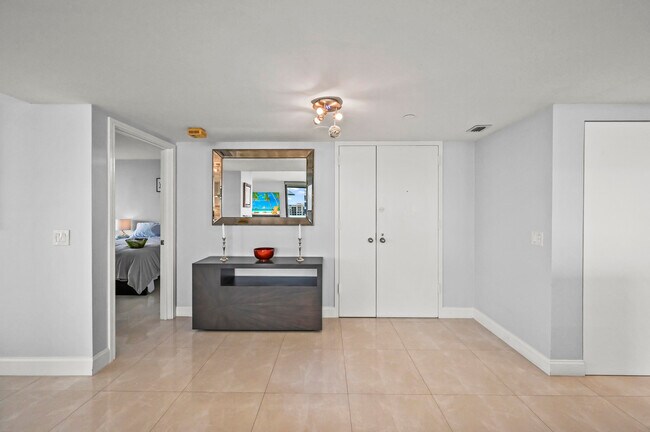 Building Photo - 4000 N Ocean Dr