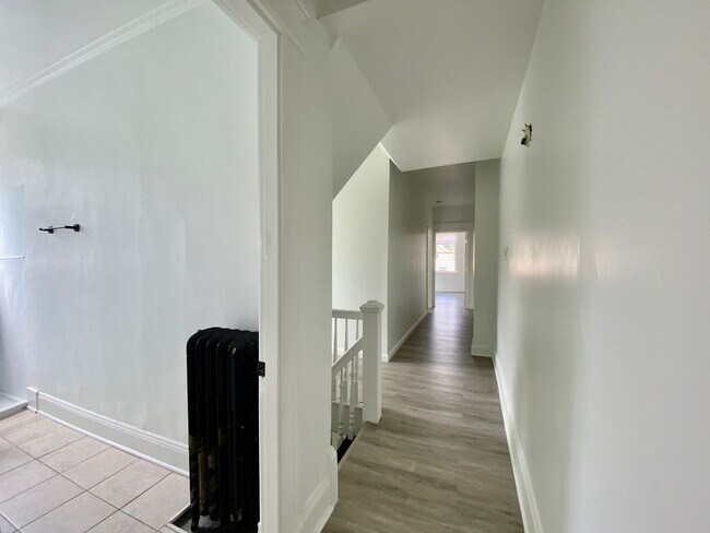 Building Photo - 2314 Victor St