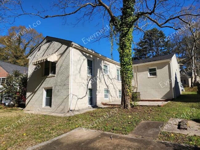 Building Photo - 1682 Altadena Pl SW