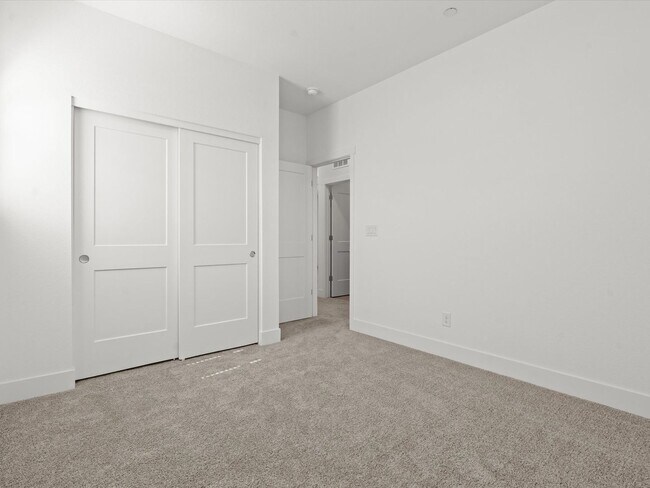 Building Photo - Desirable South Reno neighborhood of the Courtyards at Arrowcreek.