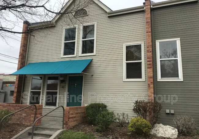 Building Photo - 1201 Galapago St