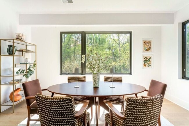 Building Photo - 981- 987 Fifth Street SW