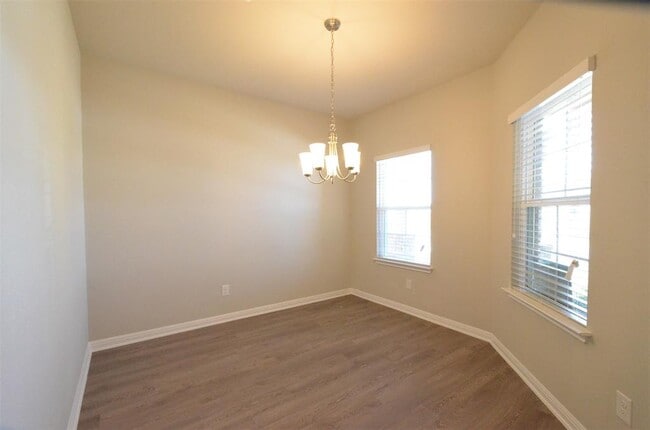Building Photo - 2105 Port Ellen Dr