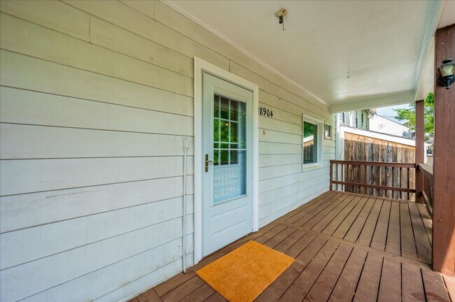 Building Photo - Walk to the Potomac River, Appalachian Trail, Great American Rail Trail, and the C&O National His...