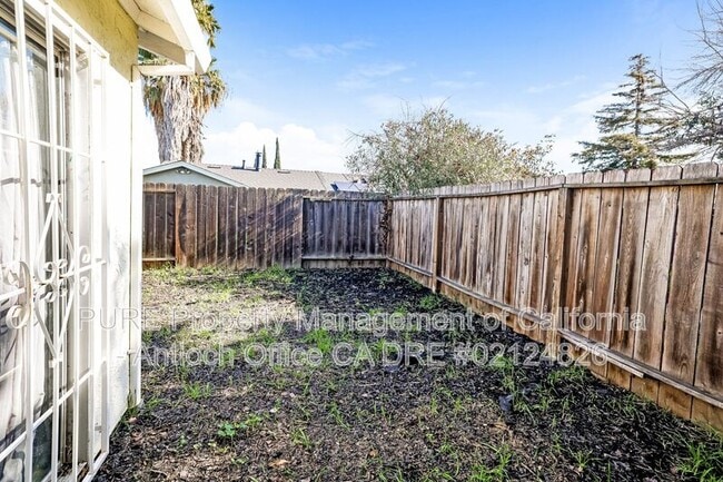 Building Photo - 2101 Banyan Way