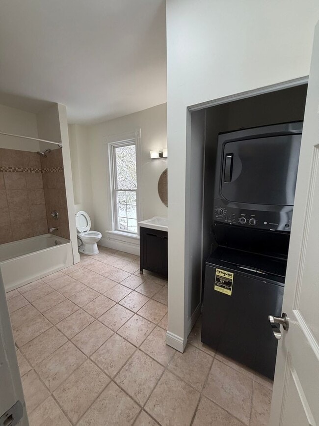 Building Photo - Fully Renovated 3BR/1.5 Bath in Olde Towne East!