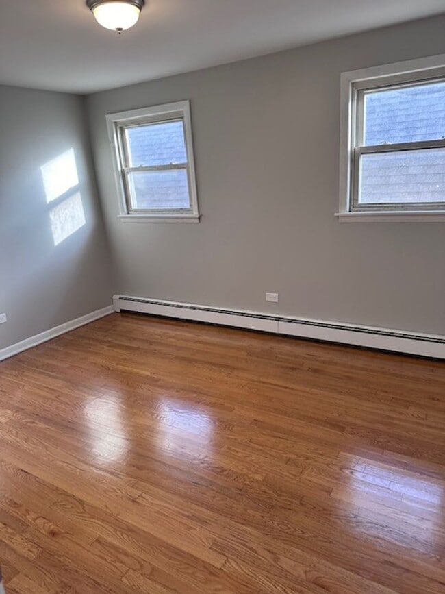 Building Photo - 4536 S Springfield Ave