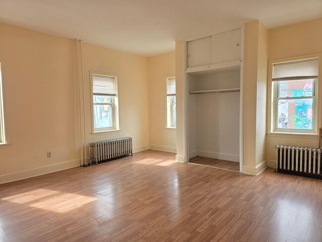 Building Photo - 100 N Franklin St