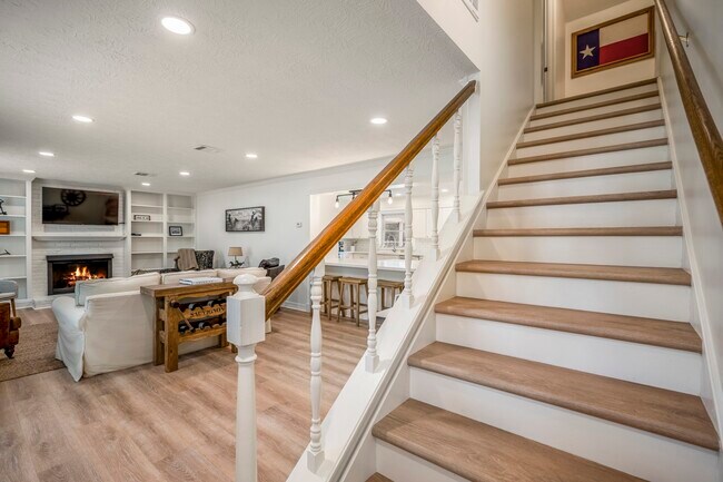 Building Photo - 15347 Conroe Dr