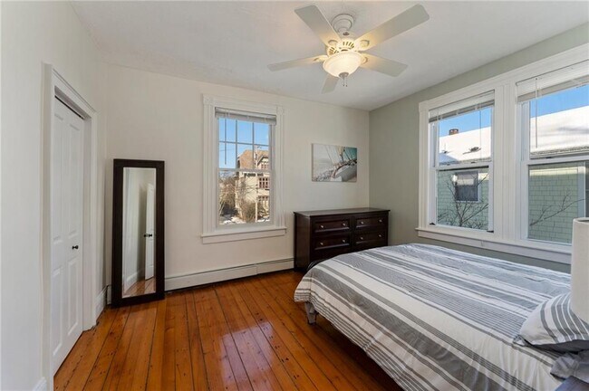 Building Photo - 15 W Narragansett Ave