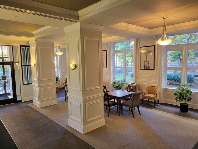 Building Photo - 1308 Clifton St NW