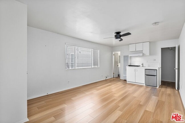 Building Photo - 122 Buccaneer St