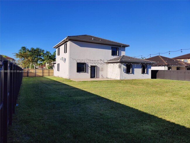 Building Photo - 15752 SW 44th Terrace