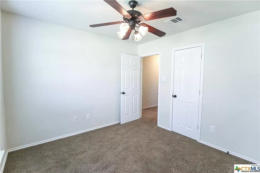 Building Photo - 1023 Sugar Brook Dr