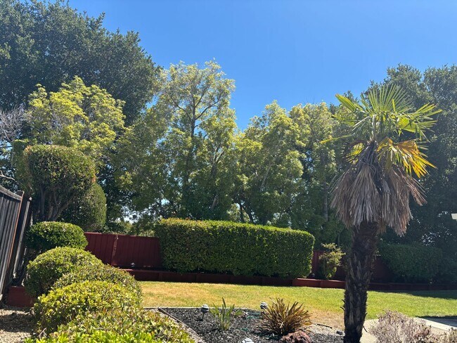 Building Photo - Lovely 3-Bedroom, 2-Bath Home in Desirable...