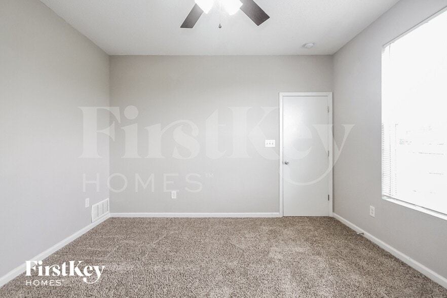 Building Photo - 5523 Dollar Run Ln