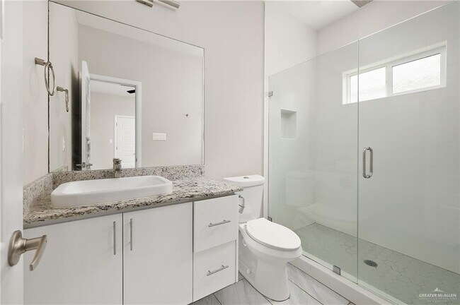 Building Photo - 16 Las Vistas Ln