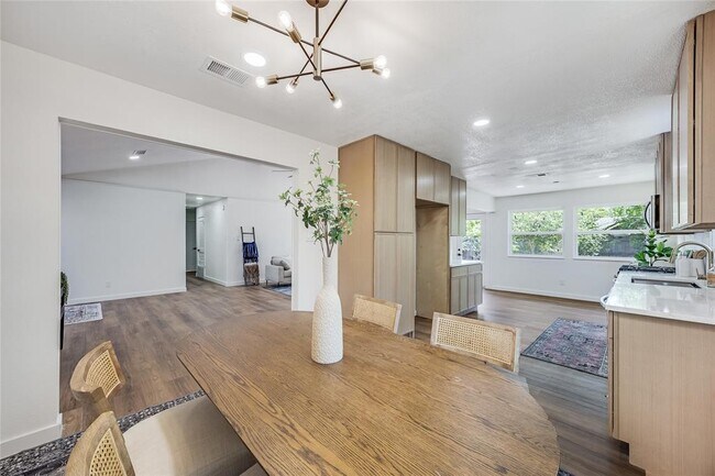 Building Photo - 12305 Rustic Manor Ct