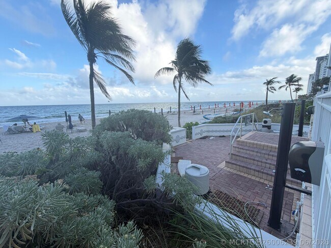 Building Photo - 3850 Galt Ocean Dr
