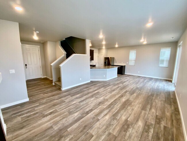 Building Photo - 914 Burwood St SE