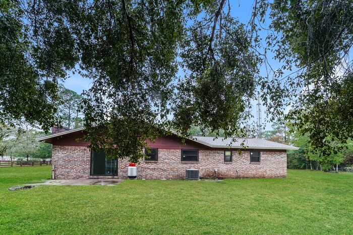 Building Photo - 14151 Grover Rd