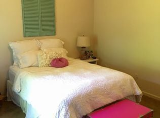 Building Photo - Old 242