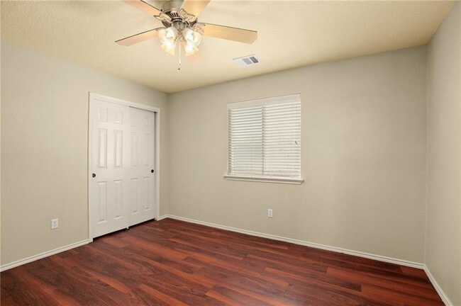 Building Photo - 1825 Golden Sunrise Ln