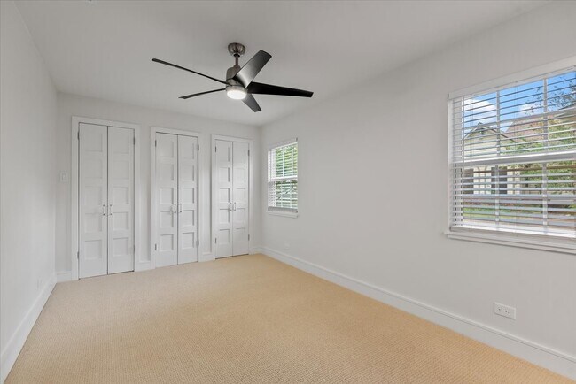 Building Photo - 603 Crockett St