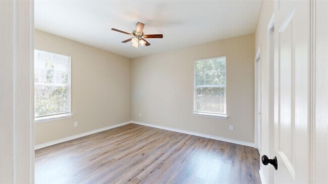 Building Photo - 205 Sterling St