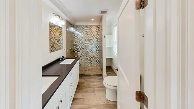 Building Photo - 39 Juniper St