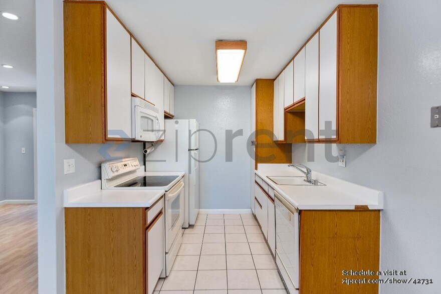 Building Photo - 2025 California St